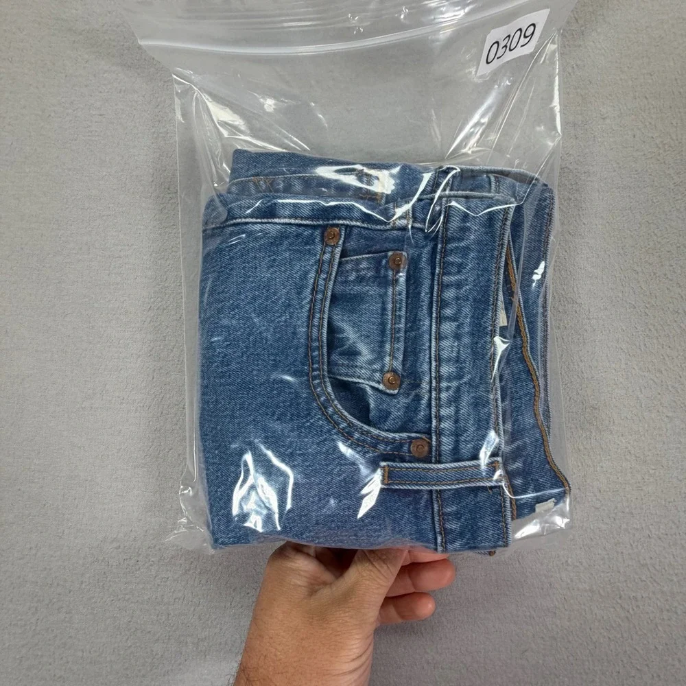 Levis Premium Wedgie Straight Distressed‎ Jeans Blue Medium Wash 29